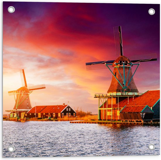 Tuinposter – Nederlandse Windmolens aan het Water onder Paars met Oranje Lucht - 50x50 cm Foto op Tuinposter (wanddecoratie voor buiten en binnen)