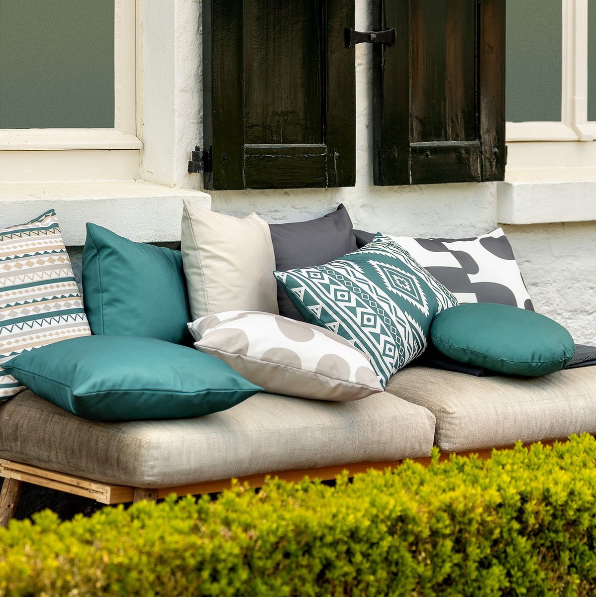 Evans Lichfield Luipaard outdoor polyester gevuld kussen, bos, 30 x 50cm