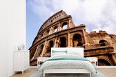 Behang - Fotobehang Onderaanzicht van het Colosseum in Rome - Breedte 415 cm x hoogte 300 cm