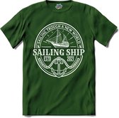 Sailing Trough A New World | Wind zeilen - Boot - Zeilboot - T-Shirt - Unisex - Bottle Groen - Maat 3XL