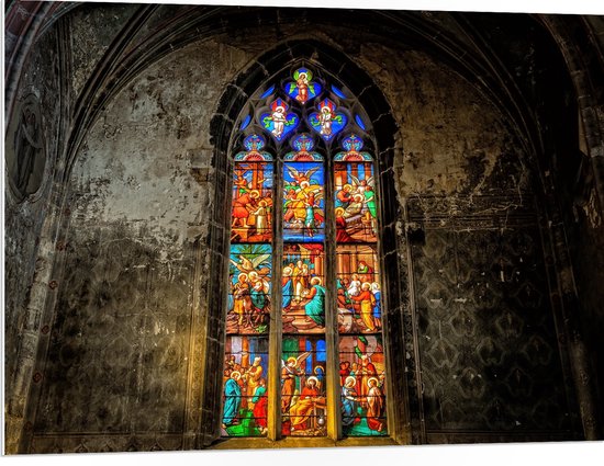 WallClassics - PVC Schuimplaat - Glas-in-lood Raam in de Notre-Dame Kerk - 100x75 cm Foto op PVC Schuimplaat (Met Ophangsysteem)