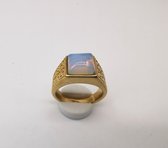 RVS Edelsteen Opaal goudkleurig Griekse design Ring. Maat 18. Vierkant ringen met beschermsteen. geweldige ring zelf te dragen of iemand cadeau te geven.