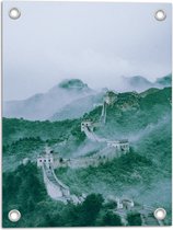 WallClassics - Tuinposter – Chinese Muur door Bosgebied in China - 30x40 cm Foto op Tuinposter (wanddecoratie voor buiten en binnen)