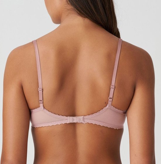 Roze beha met kanten afwerking op de bandjes en sluiting.