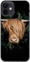 Geschikt voor iPhone 12 hoesje - Schotse hooglander - Dier - Flora - Siliconen Telefoonhoesje
