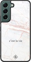 Casimoda® hoesje - Geschikt voor Samsung Galaxy S22+ - C'est La Vie - Luxe Hard Case Zwart - Backcover telefoonhoesje - Bruin/beige