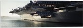 WallClassics - Acrylglas - Grote Boot vol Vliegtuigen op het Water - 90x30 cm Foto op Acrylglas (Met Ophangsysteem)