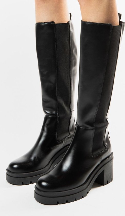 Chelsea boots blokhak hotsell