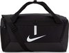 Zwarte Nike sporttas met witte swoosh en draagbanden.