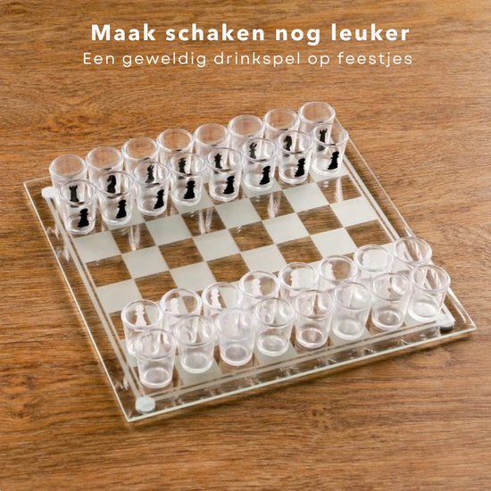 Afbeelding van het spel Cheqo® Schaakbord met Drankspel - Schaken - Schaak Bord - Drinkspel - Met 31 Shotglaasjes - 35x35cm