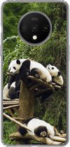 Geschikt voor OnePlus 7T hoesje - Panda's - Hout - Trap - Siliconen Telefoonhoesje
