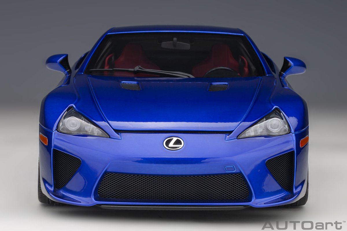 AUTOart 1/18 Lexus LFA, Pearl Blue