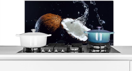 Spatscherm keuken 90x45 cm - Kookplaat achterwand Kokosnoot - Stilleven - Water - Zwart - Fruit - Muurbeschermer - Spatwand fornuis - Hoogwaardig aluminium