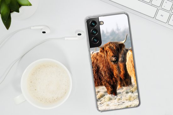 Coque de téléphone compatible avec Samsung Galaxy S22 Plus - Highlanders écossais - Neige - Forêt - Coque en Siliconen