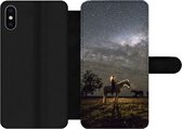 Bookcase Geschikt voor iPhone XS Max telefoonhoesje - Paard - Vrouw - Sterrenhemel - Met vakjes - Wallet case met magneetsluiting