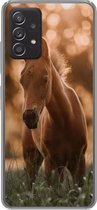 Telefoonhoesje Geschikt voor Samsung galaxy a73 hoesje - Paard - Licht - Landschap - Siliconen Telefoonhoesje