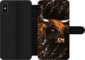 Bookcase Geschikt voor iPhone XS telefoonhoesje - Schotse hooglander - Panterprint - Zwart - Met vakjes - Wallet case met magneetsluiting