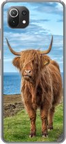 Geschikt voor Xiaomi Mi 11 Lite hoesje - Schotse Hooglander - Water - Horens - Siliconen Telefoonhoesje