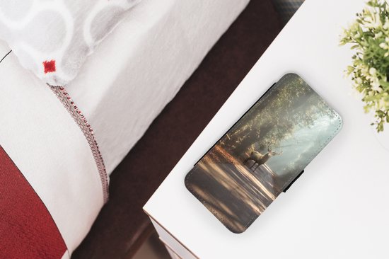 Bookcase pour iPhone 11 Pro Bookcase - Cerf - Forêt - Rayons de soleil - Avec poches - Étui portefeuille avec fermeture magnétique