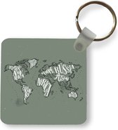 Sleutelhanger - Uitdeelcadeautjes - Wereldkaart - Grijs - Wit - Letters - Plastic