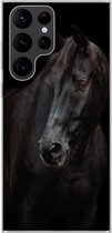 Geschikt voor Samsung Galaxy S22 Ultra hoesje - Paard - Licht - Zwart - Siliconen Telefoonhoesje