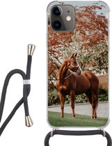Hoesje met koord Geschikt voor iPhone 11 - Paard - Boom - Halster - Siliconen - Crossbody - Backcover met Koord - Telefoonhoesje met koord - Hoesje met touw