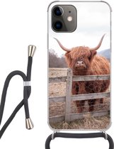 Coque avec cordon iPhone 12 Mini - Highlander écossais - Herbe - Clôture - Siliconen - Bandoulière - Coque arrière avec cordon - Coque pour téléphone avec cordon - Coque avec corde