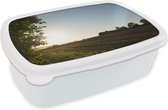 Broodtrommel Wit - Lunchbox - Brooddoos - Tractor - Boerderij - Zon - 18x12x6 cm - Volwassenen