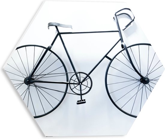 WallClassics - PVC Schuimplaat Hexagon  - Wielrenfiets tegen Witte Muur - 30x26.1 cm Foto op Hexagon (Met Ophangsysteem)