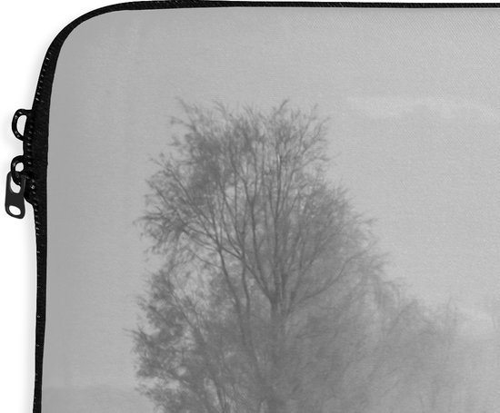 Pochette ordinateur 13 pouces 34x24 cm - Paarden - Pochette Macbook & Laptop Farmer avec son cheval dans la campagne chinoise en noir et blanc - Pochette ordinateur portable avec photo
