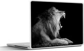 Laptop sticker - 11.6 inch - Leeuw - Wilde dieren - Gras - Zwart - Wit - 30x21cm - Laptopstickers - Laptop skin - Cover