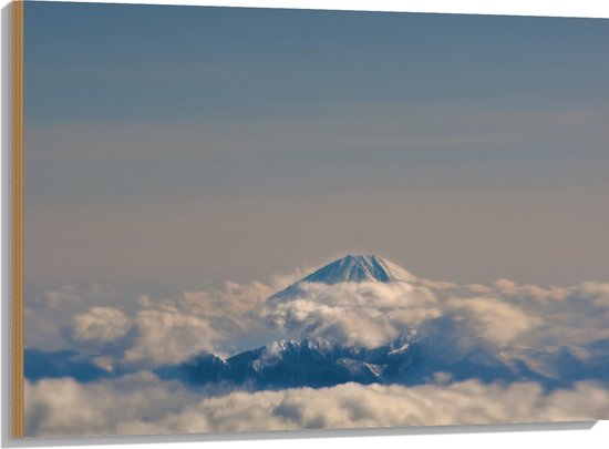 WallClassics - Hout - Bergtop boven de Wolken - 100x75 cm - 12 mm dik - Foto op Hout (Met Ophangsysteem)