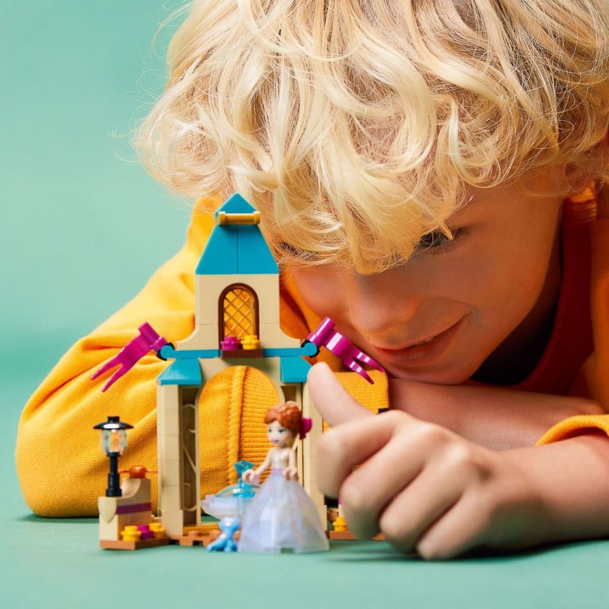 LEGO® ǀ Disney Binnenplaats van Anna's kasteel 43198 bouwset; ontworpen voor fans van Disney's Frozen 2; bouwbaar prinsessenspeelgoed dat de verbeelding prikkelt en uitnodigt tot onafhankelijk speelplezier; leuk Arendelle cadeau voor kinderen vanaf 5 — cadeau in Spellen & Speelgoed - foto 8