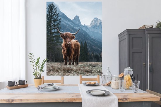 Poster Schotse hooglander - Berg - Landschap - Bomen - Koe - Natuur - 120x160 cm XXL