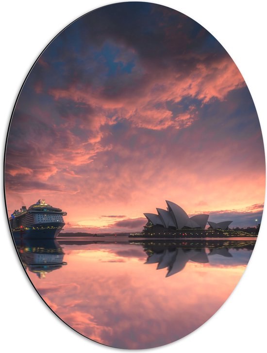 WallClassics - Dibond Ovaal - Sydney Opera House met Zonsondergang - 51x68 cm Foto op Ovaal (Met Ophangsysteem)