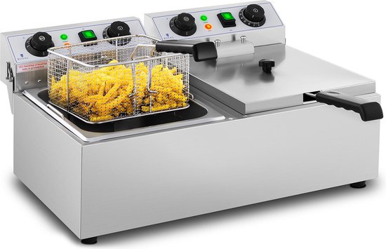 Dubbele elektrische friteuse van RVS met mand met friet en gesloten deksel.
