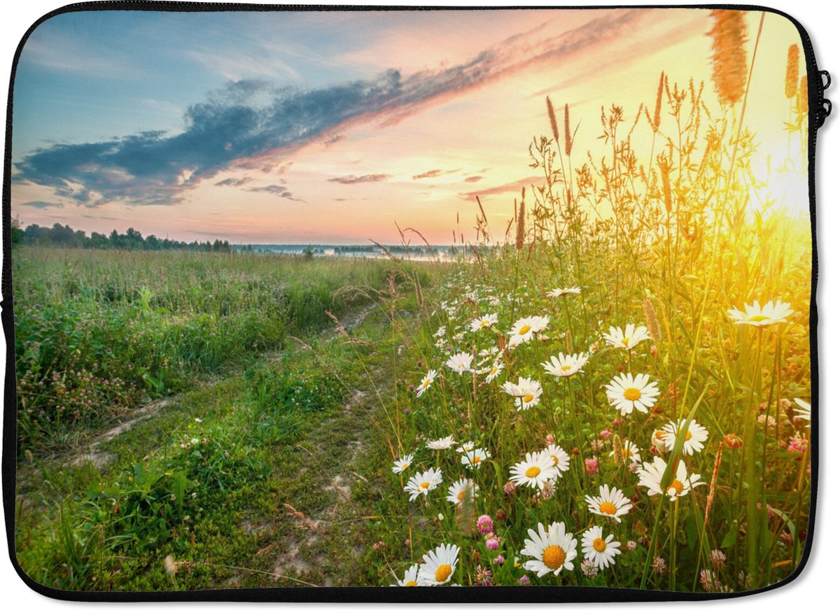 Laptophoes 13 inch - Bloemen - Madelief - Natuur - Zon - Horizon - Laptop sleeve - Binnenmaat 32x22,5 cm - Zwarte achterkant
