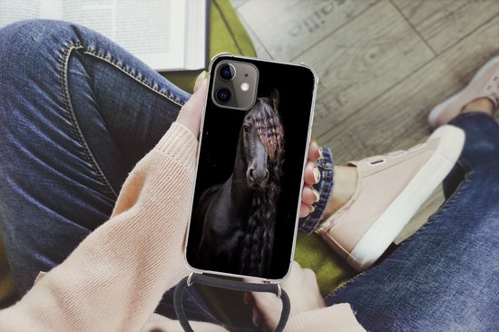 Coque avec cordon iPhone 11 - Paarden - Frison - Crinière - Zwart - Animaux - Siliconen - Bandoulière - Coque arrière avec cordon - Coque pour téléphone avec cordon - Coque avec corde