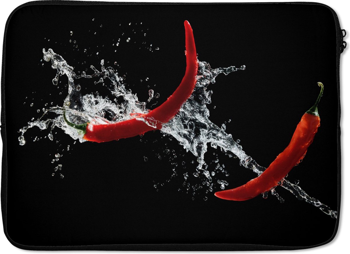 Laptophoes 14 inch - Chilipeper - Stilleven - Water - Zwart - Rood - Laptop sleeve - Binnenmaat 33x23 cm - Zwarte achterkant