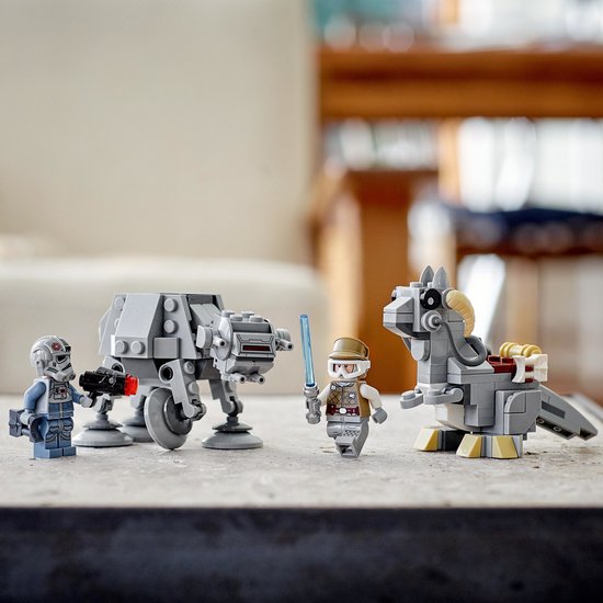 AT-AT™ vs. Tauntaun™ Microfighters
