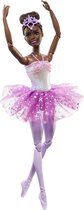 Barbie Dreamtopia - Barbiepop - Brunette ballerina met twinkelende lichten