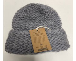 Granny's Finest - Winter muts - Wol - Grijs - Onesize - Handgemaakt met persoonlijke tekst