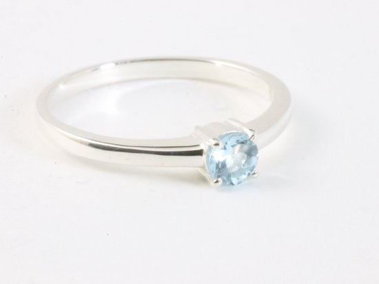 Fijne hoogglans zilveren ring met blauwe topaas - maat 18