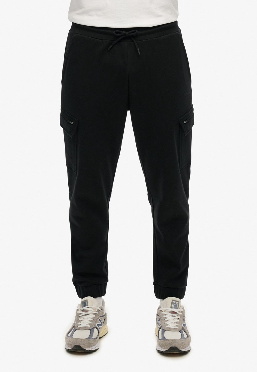 Superdry Tech Cargo joggingbroek met logo Heren Broeken Zwart