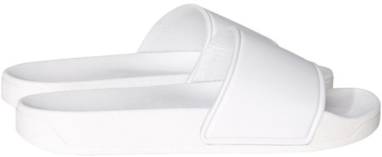 Wit paar BECO unisex badslippers, schuin van voren gezien.