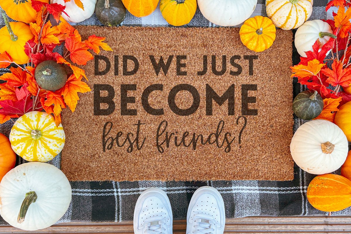 Laser Point Did We Just Become Best Friends | 90x60 cm | Nieuwe huis cadeau | Ingangsmat | Deurmat met stijl | Verhuizing cadeau | Praktisch & trendy | Perfect voor binnenkomst | Cadeau voor nieuwe woning bruin | zwart (gravering 90x60)