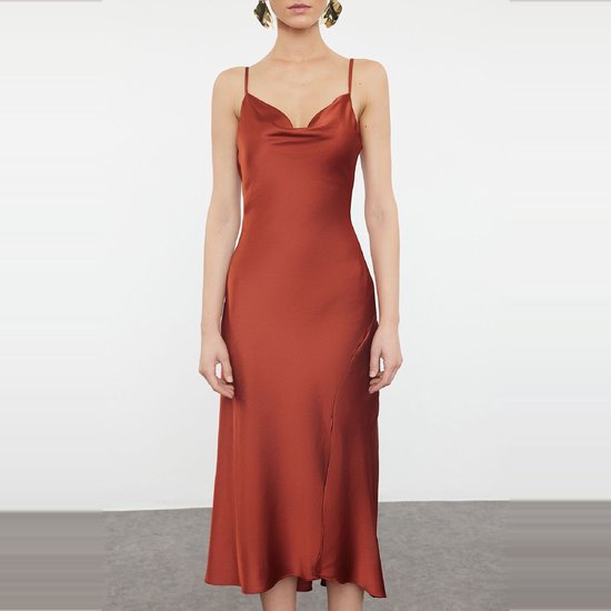 Trendyol Robe droite à manches standard et col bénitier pour femme
