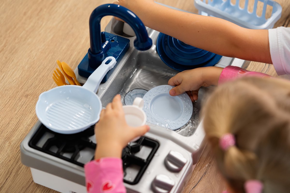 Klein Toys Miele speelgoed spoelbak met waterfunctie en kookplaat - blauw grijs — afbeelding 6