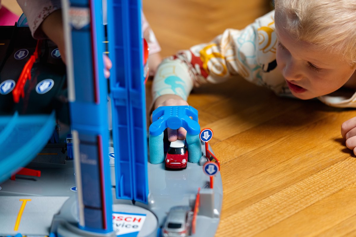 Klein Toys - Bosch mini speelgoed parkeergarage - autogarage - speelgoedgarage - vijf verdiepingen — afbeelding 4