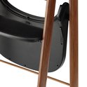 Détail de l'assise et des pieds aspect bois d'une chaise haute Deryan noire.